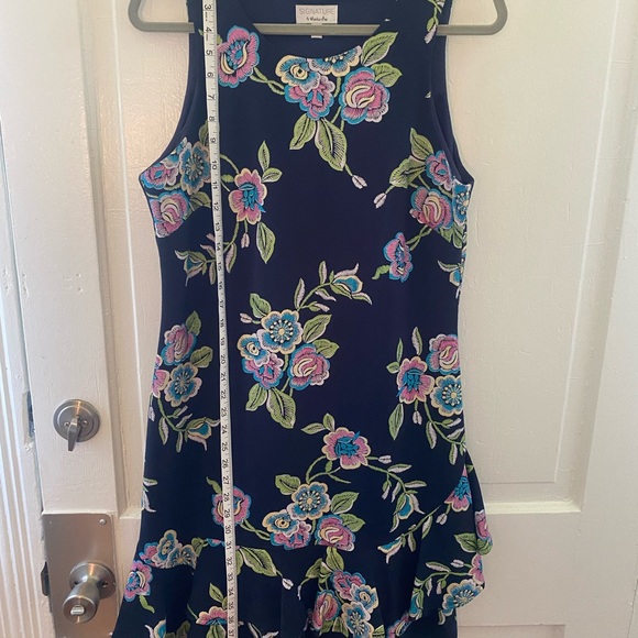 Signature by Robbie Bee Dresses & Skirts - Signature by Robbie Bee. Size Large